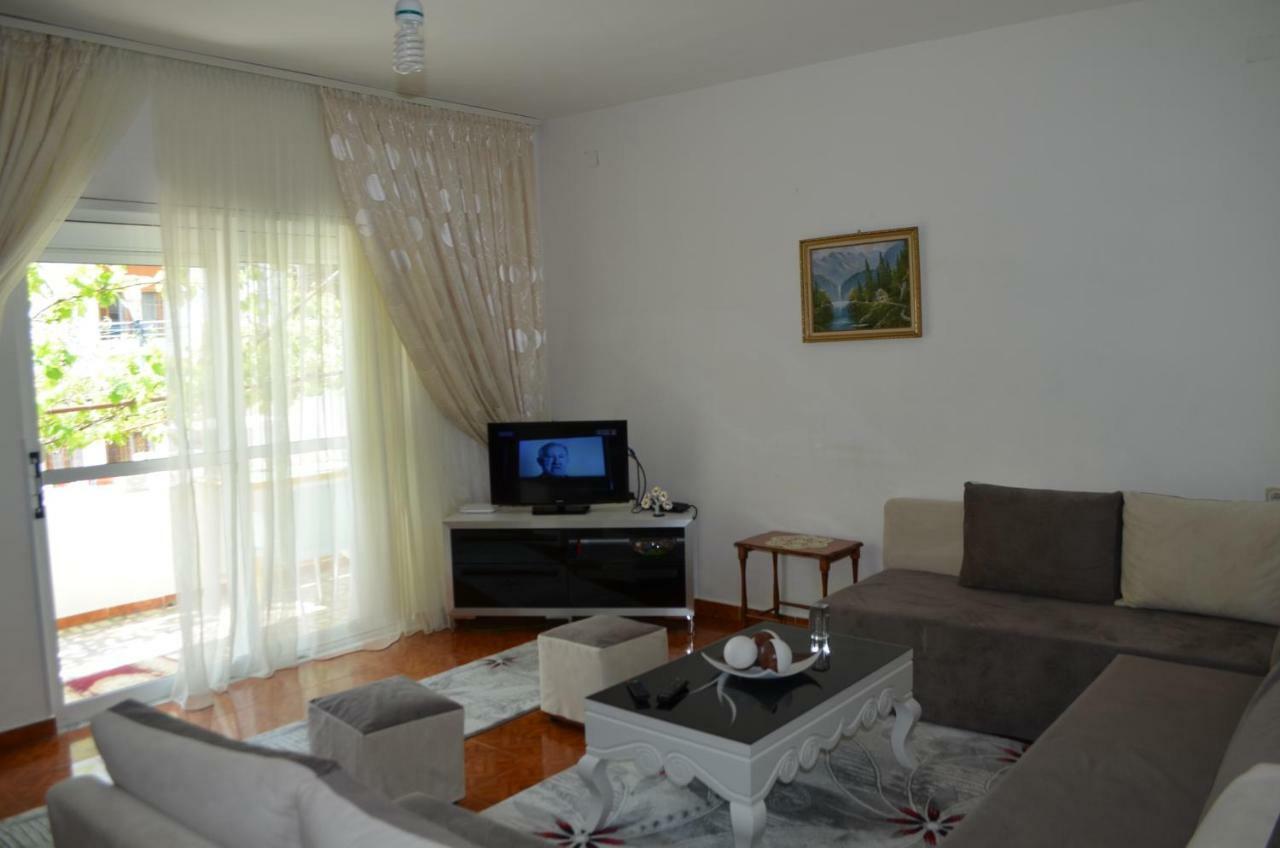 Villa Viktor Sarandë Exterior foto